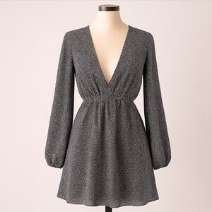 Leyden Long Sleeve Dress l SIZE S